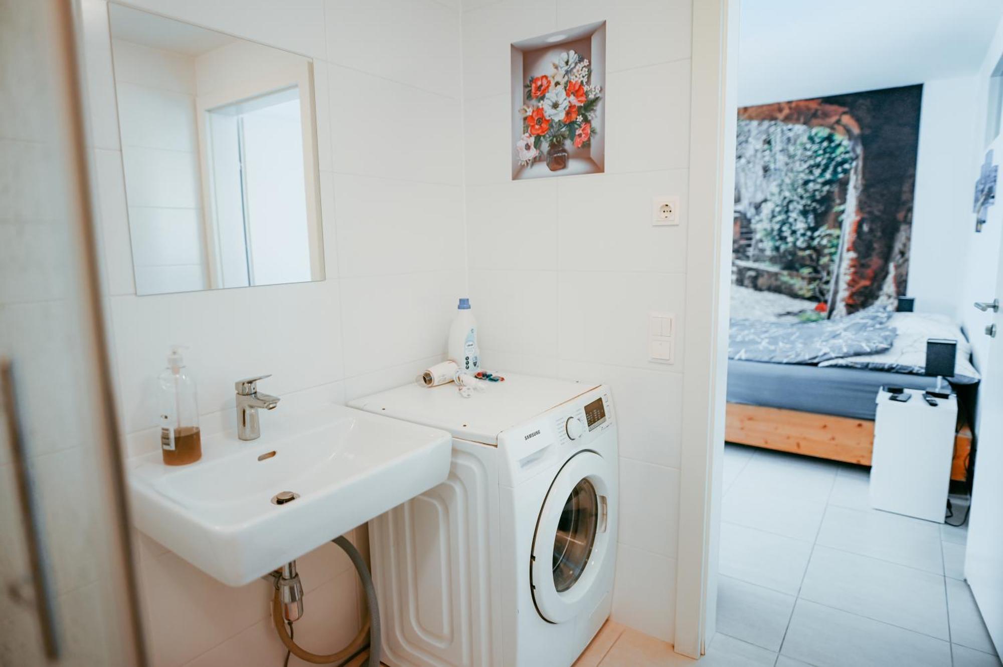 Danube Island Apartment 3 Вена Экстерьер фото