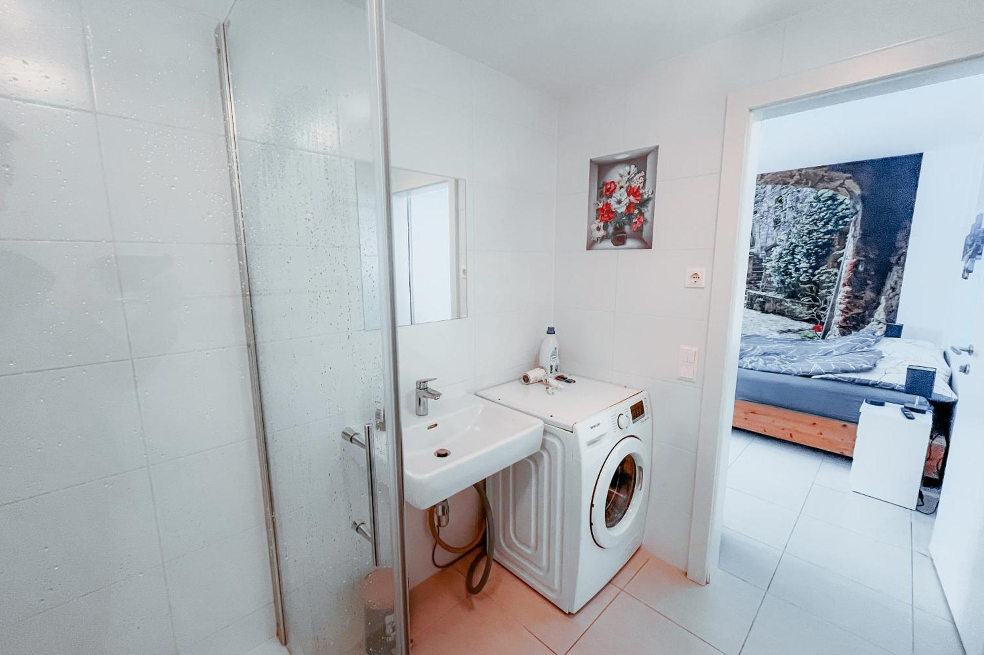 Danube Island Apartment 3 Вена Экстерьер фото